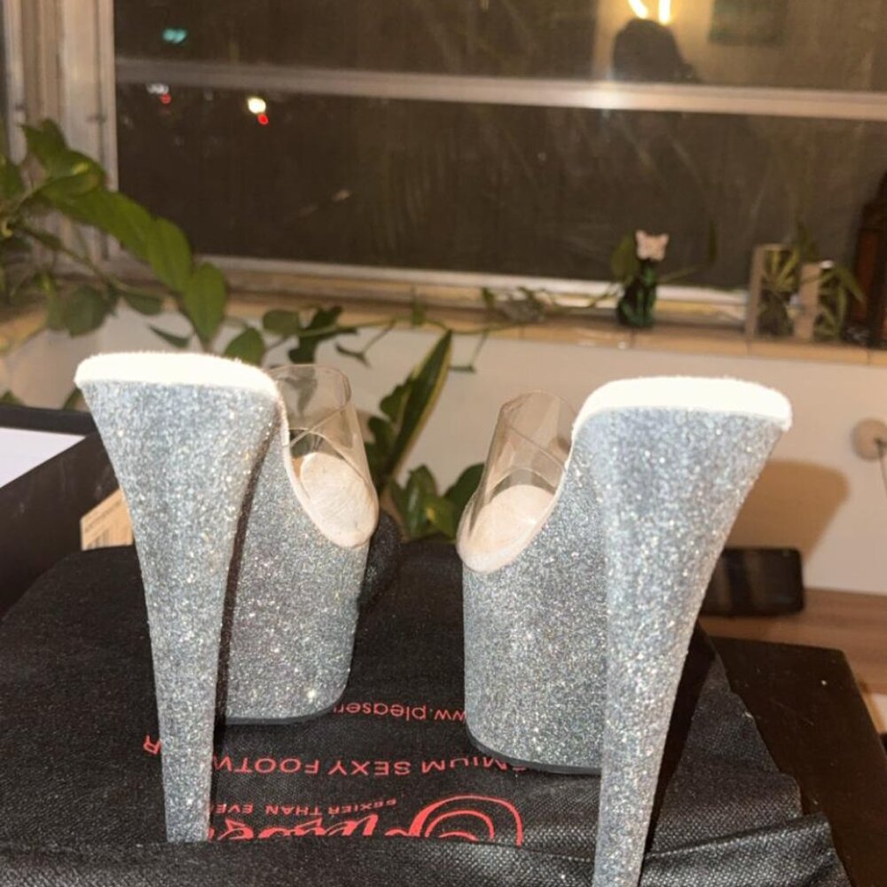 Pleaser Shoes – Adore- Glitter Platform Slides 💎 - Picture 5 of 8